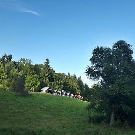 Olivin Kytlice Hiker Huts Hotel Exterior photo