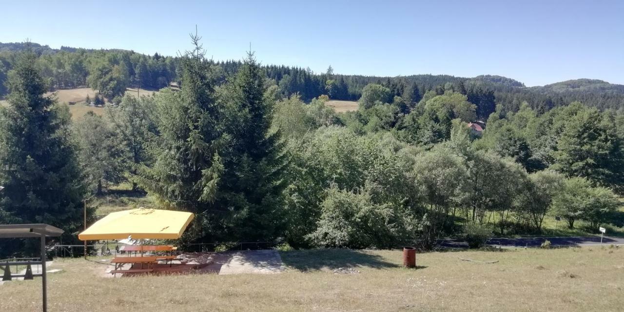 Olivin Kytlice Hiker Huts Hotel Exterior photo